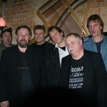 Steinschlag 2013: Thomas Warneke, Hartmut â€žFossiâ€œ Pfohl, Michael â€žMacâ€œ Kunczak, Detlef â€žGoteâ€œ Gottschling, Winfried â€žWinneâ€œ Gutzeit, Helmut â€žKeuleâ€œ Kreuchwig (v. l. n. r.)
